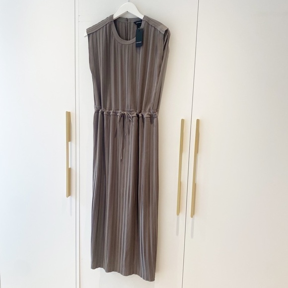 𝅺BNWT Club Monaco Pleated Maxi Dress - Picture 5 of 13